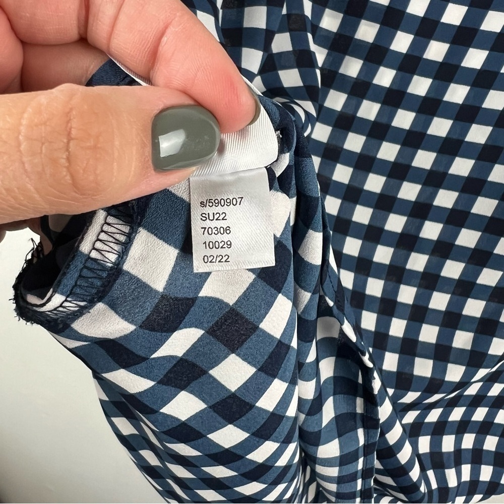 Ann Taylor Navy Gingham Sleeveless Blouse Size MP - Picture 6 of 6